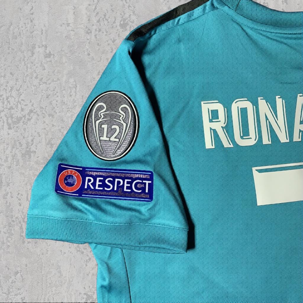 Cristiano Ronaldo 2018 Classic Spanish Away Signature Tribute Jersey - Printed Signature Shirt image 2 - printed signature football gift