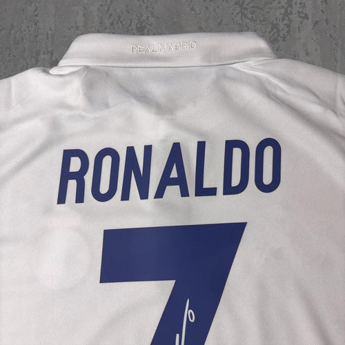 Cristiano Ronaldo 2017 Classic Spanish White Signature Tribute Jersey - Printed Signature Shirt image 2 - printed signature football gift