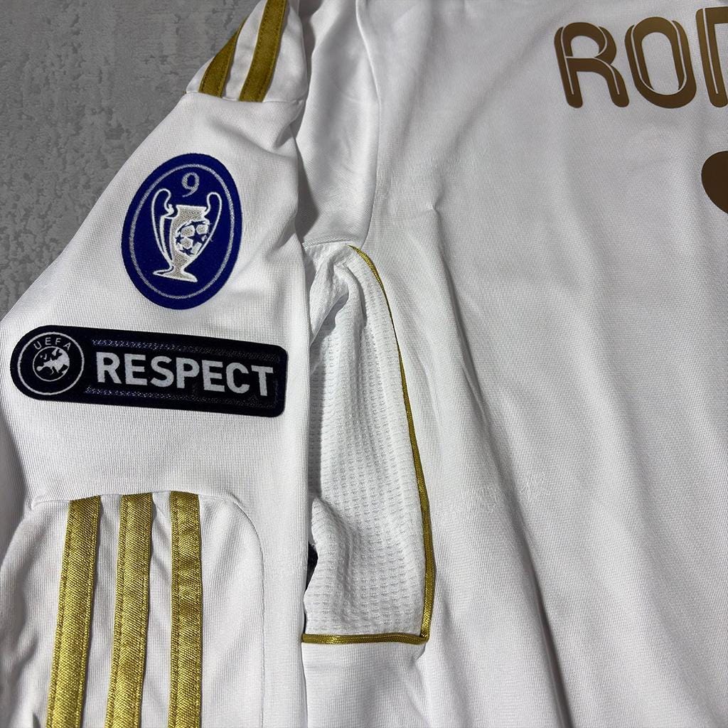Cristiano Ronaldo 2012 Classic Spanish Gold Signature Tribute Jersey - Printed Signature Shirt image 3 - printed signature football gift
