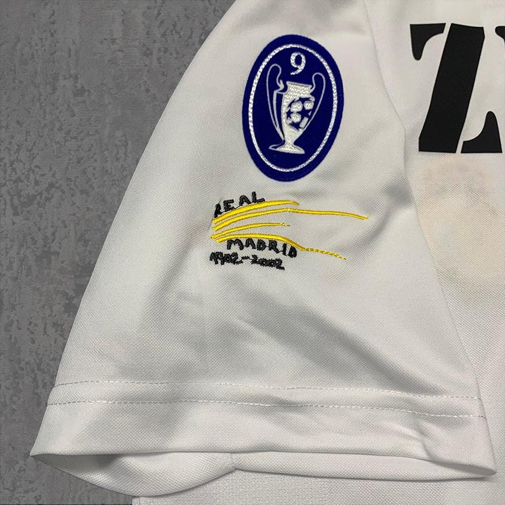 Raúl 2002 Classic Spanish White Signature Tribute Jersey - Printed Signature Shirt image 2 - printed signature football gift