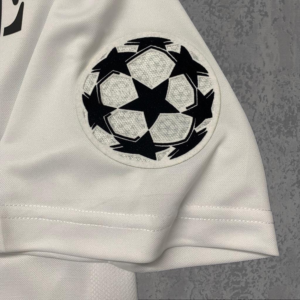 Raúl 2002 Classic Spanish White Signature Tribute Jersey - Printed Signature Shirt image 3 - printed signature football gift