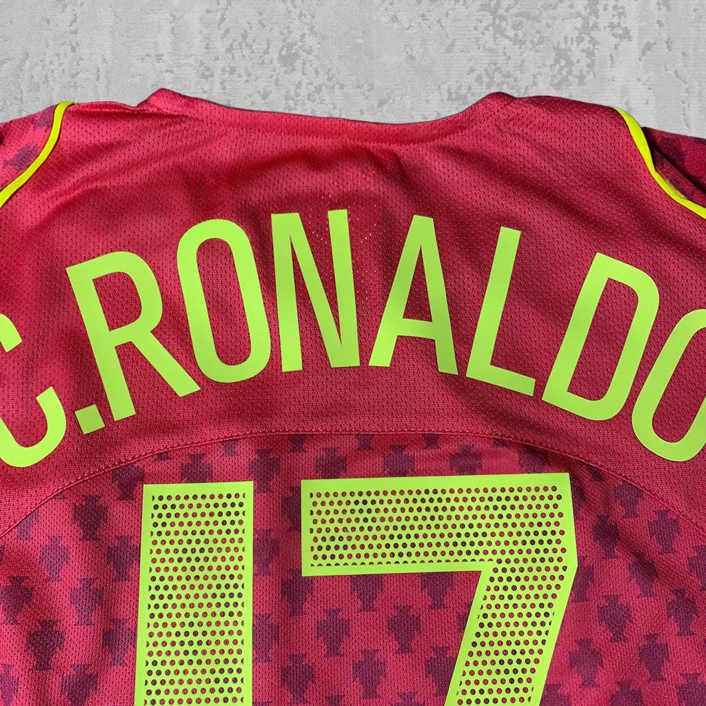 Cristiano Ronaldo 2004 Iberian Red Signature Tribute Jersey - Printed Signature Shirt image 2 - printed signature football gift