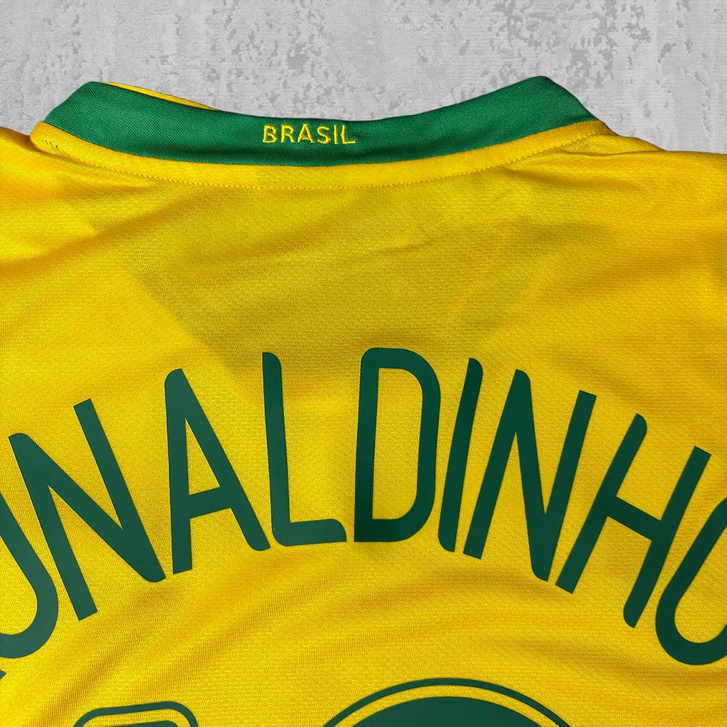 Ronaldinho 2006 Samba Yellow Signature Tribute Jersey - Printed Signature Shirt image 4 - printed signature football gift