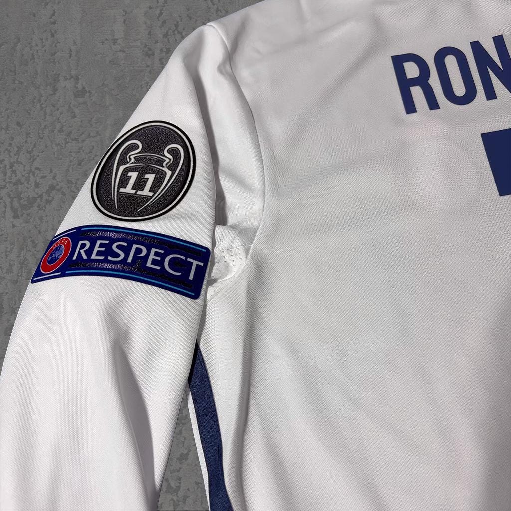 Cristiano Ronaldo 2017 Classic Spanish White Signature Tribute Jersey - Printed Signature Shirt image 3 - printed signature football gift