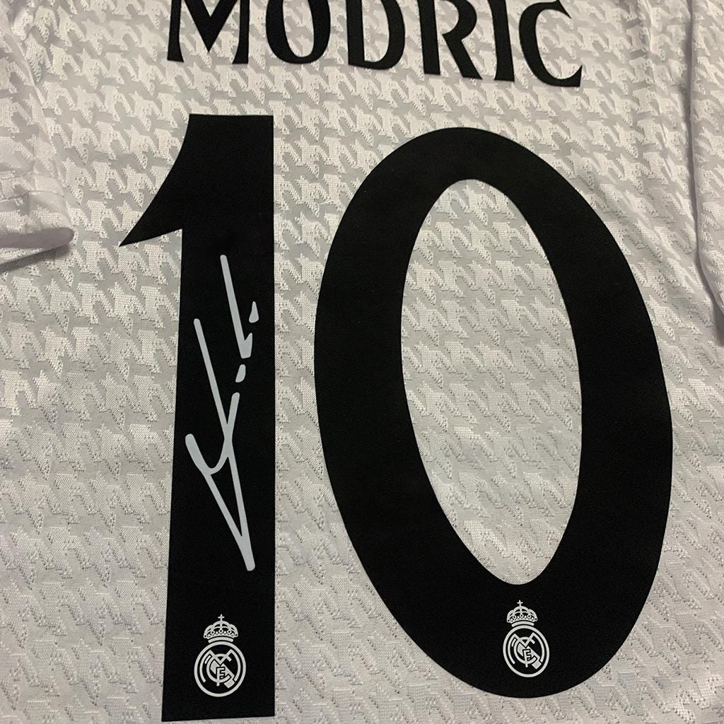 Luka Modrić 2024 Spanish White European Crown Signature Tribute Jersey - Printed Signature Shirt image 2 - printed signature football gift