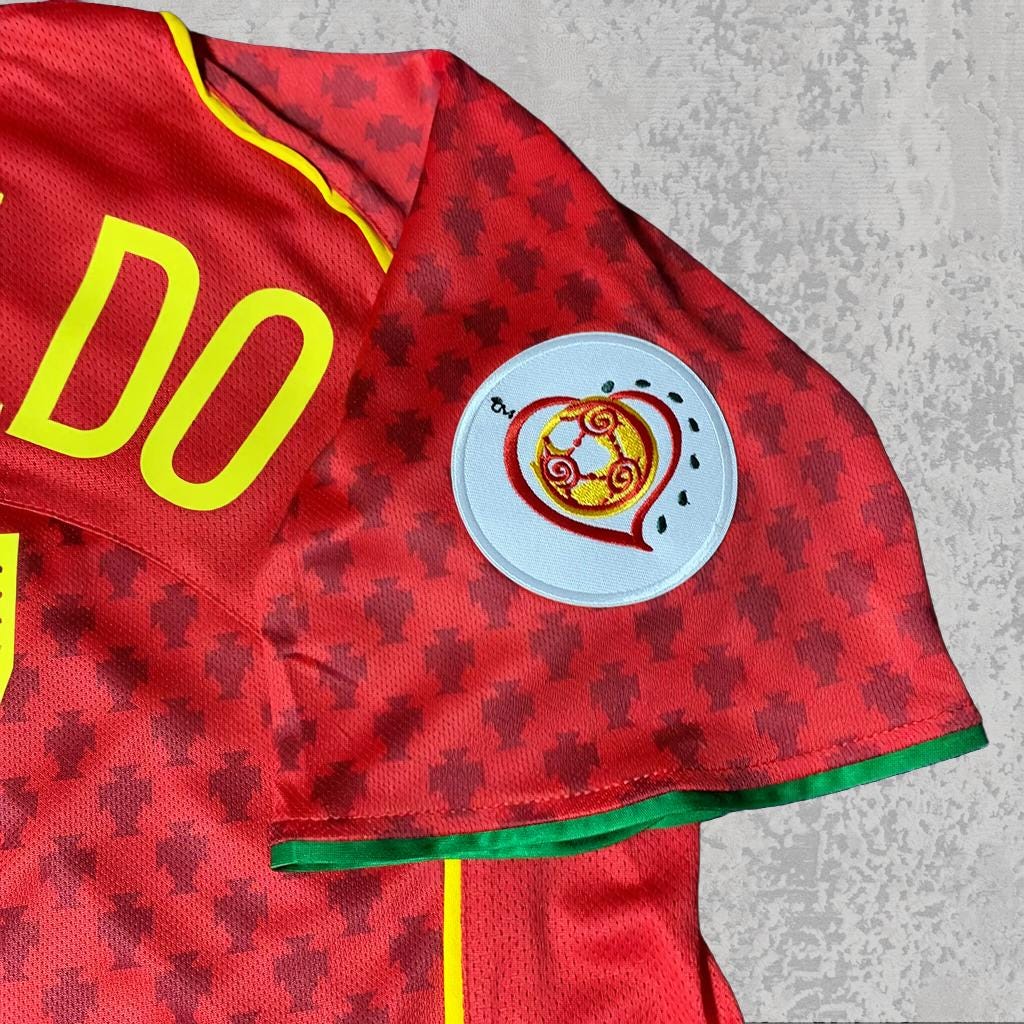 Cristiano Ronaldo 2004 Iberian Red Signature Tribute Jersey - Printed Signature Shirt image 3 - printed signature football gift