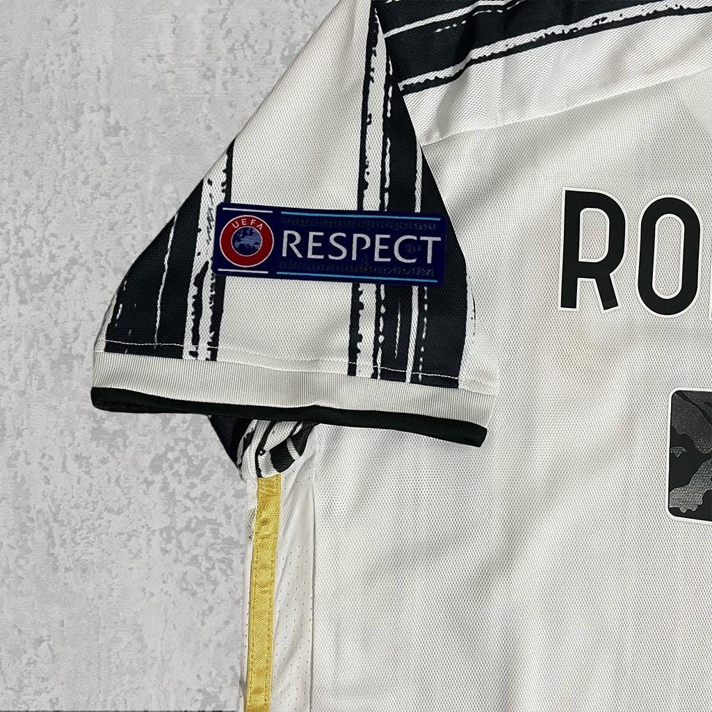 Cristiano Ronaldo 2021 Turin White & Black Signature Tribute Jersey - Printed Signature Shirt image 3 - printed signature football gift