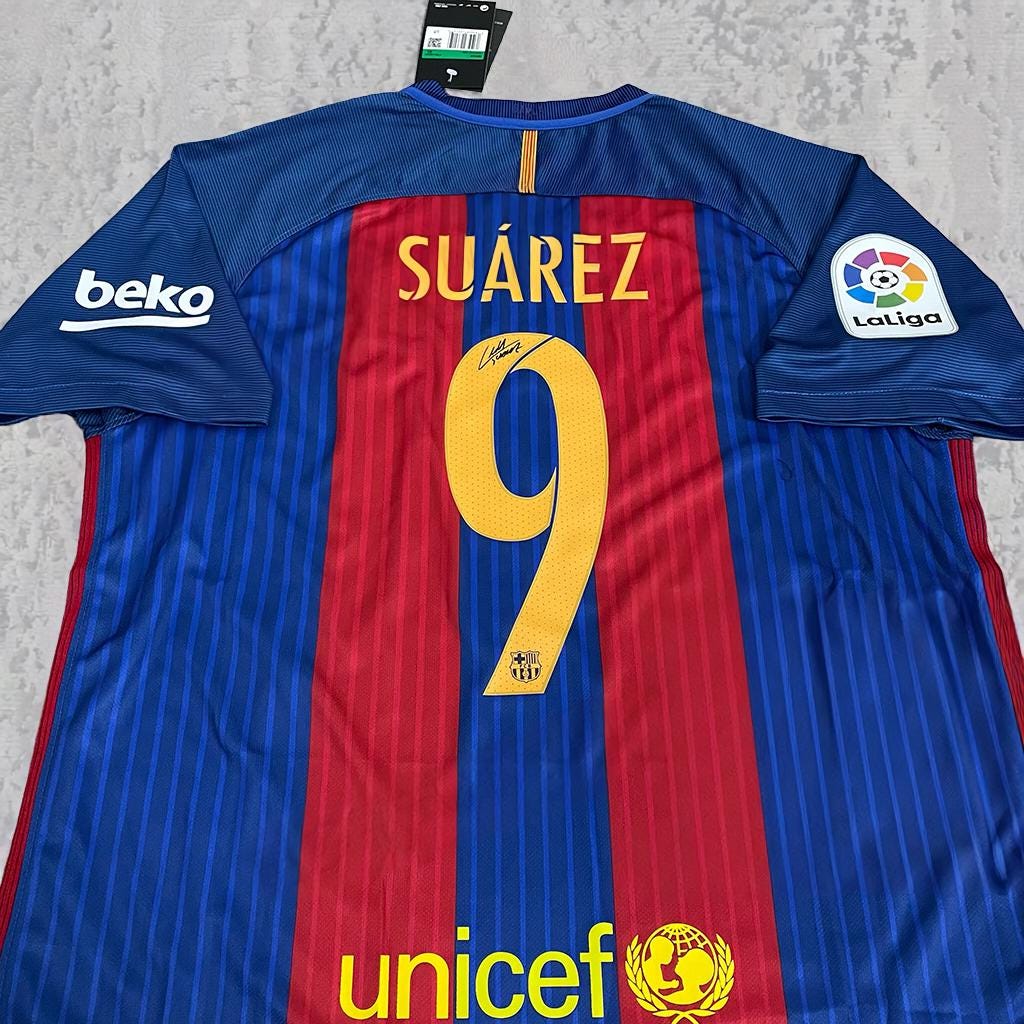 Luis Suárez Catalan Blue Red Stripe Signature Tribute Jersey - Printed Signature Shirt image 2 - printed signature football gift