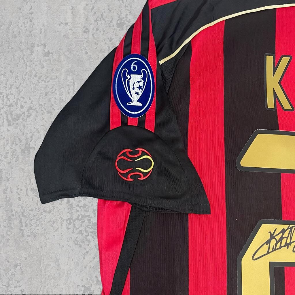 Kaká 2007 Classic Italian Red & Black Signature Tribute Jersey - Printed Signature Shirt image 3 - printed signature football gift