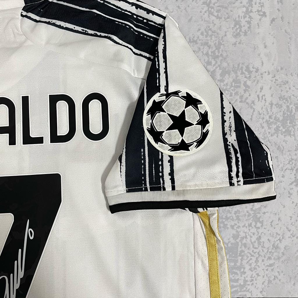 Cristiano Ronaldo 2021 Turin White & Black Signature Tribute Jersey - Printed Signature Shirt image 4 - printed signature football gift