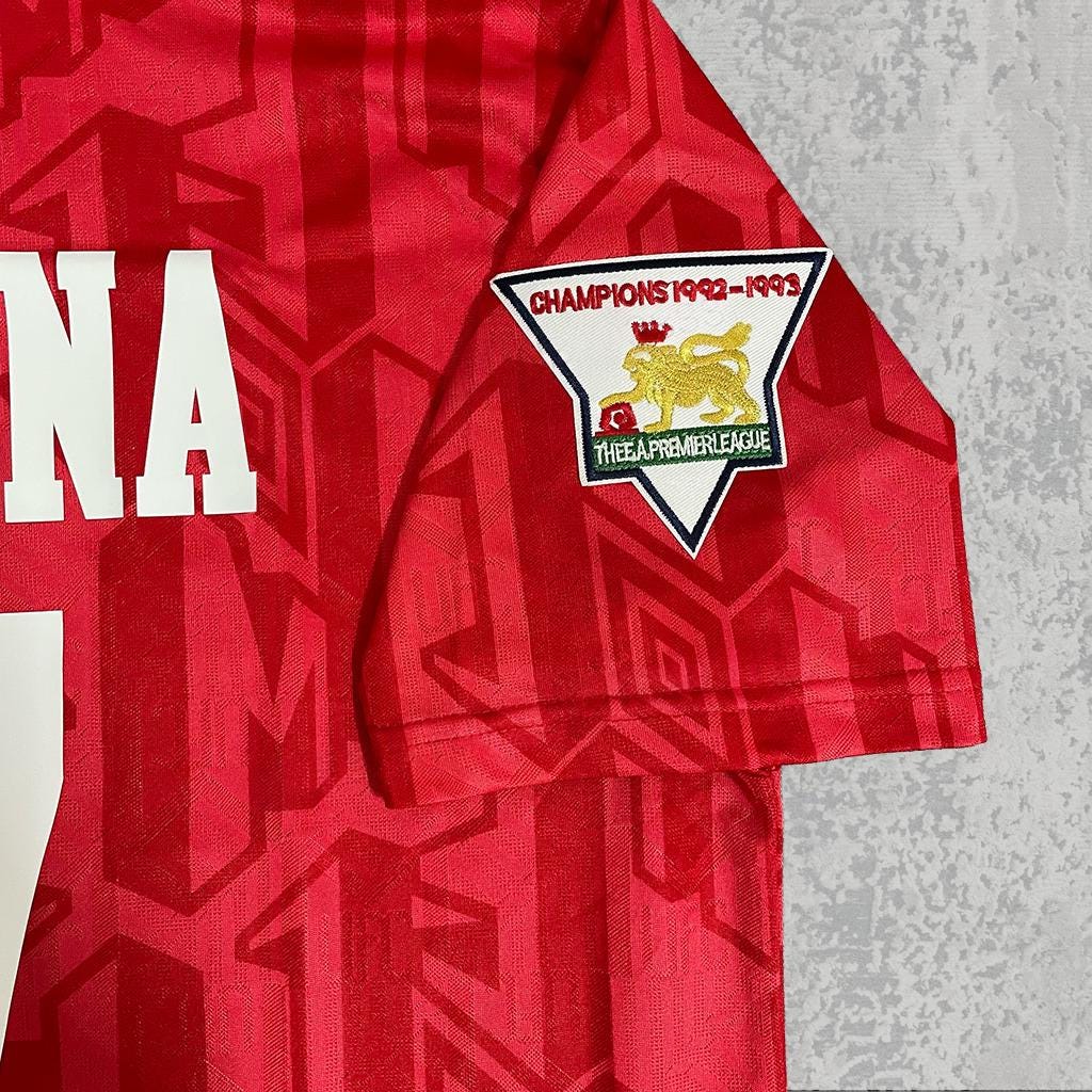 Eric Cantona 1993 Manchester Red Retro Signature Tribute Jersey - Printed Signature Shirt image 3 - printed signature football gift