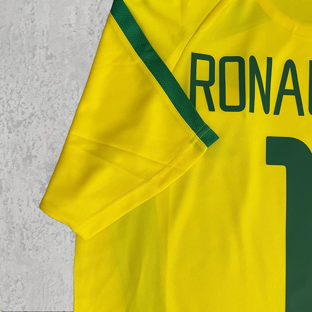 Ronaldinho 2002 Canarinha Yellow & Green Signature Tribute Jersey - Printed Signature Shirt image 2 - printed signature football gift