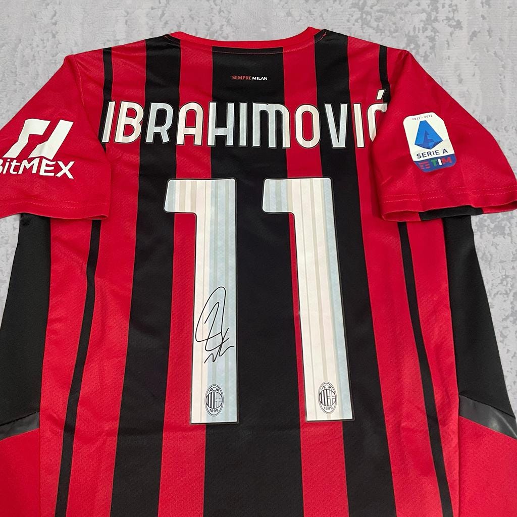 Zlatan Ibrahimović 2022 Rossoneri Red & Black Signature Tribute Jersey - Printed Signature Shirt image 2 - printed signature football gift